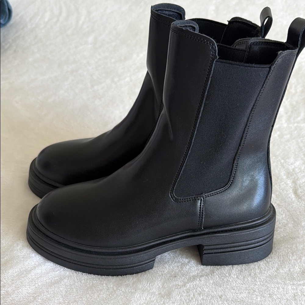 SHEIN Black Ankle Boots